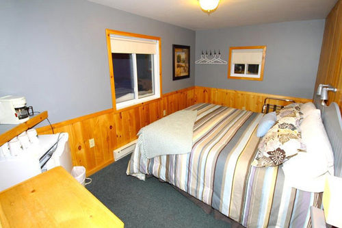 Spectacle Lake Lodge Bancroft Exterior photo