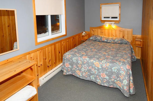Spectacle Lake Lodge Bancroft Exterior photo