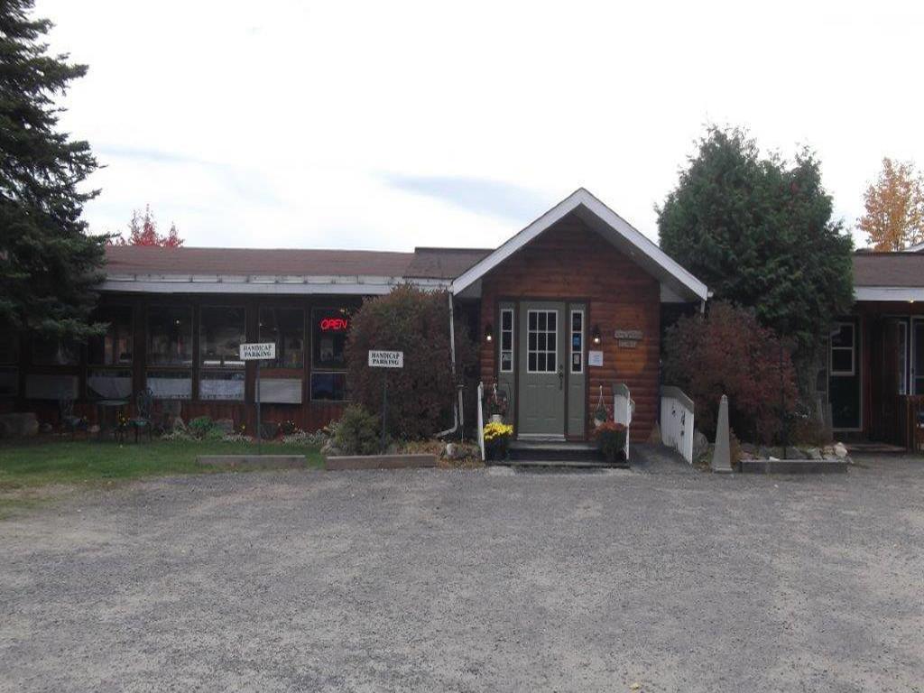 Spectacle Lake Lodge Bancroft Exterior photo