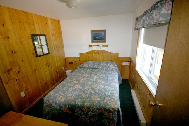 Spectacle Lake Lodge Bancroft Exterior photo